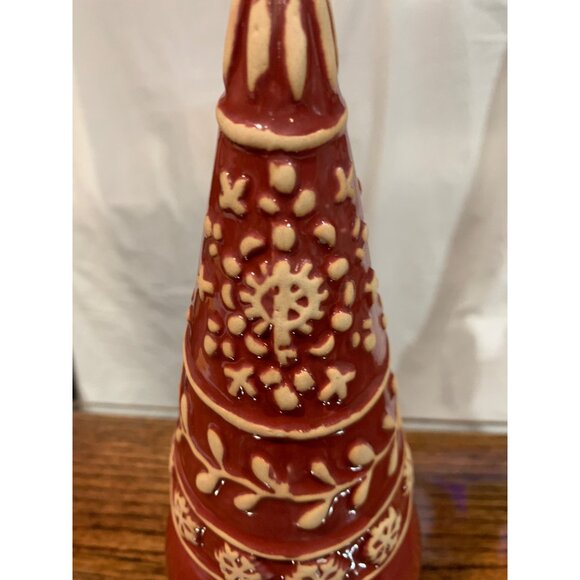 Ceramic Red Holiday Gnome Figurine With Snowflake Design NWT - Picture 3 of 5